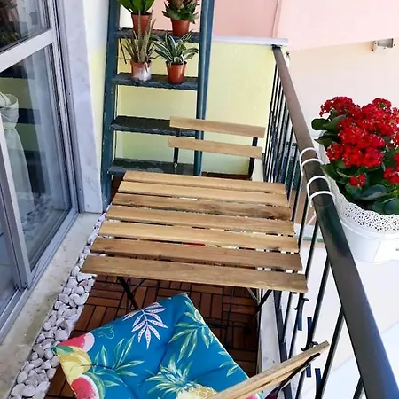 Comfortable With Balcony And Sea View In 50 M² Apartamento Lisboa
